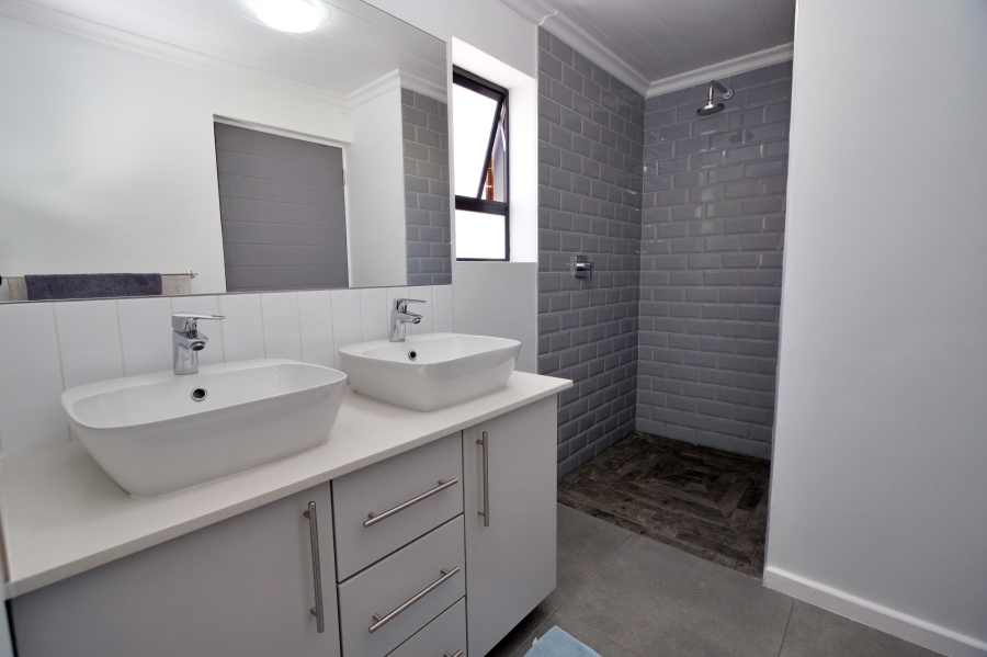 4 Bedroom Property for Sale in Stilbaai Wes Western Cape